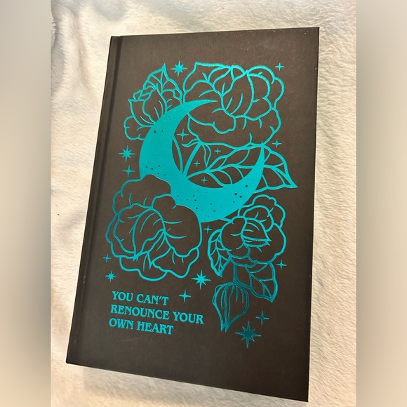 Heartless Hunter - OwlCrate - Picture 7 of 13